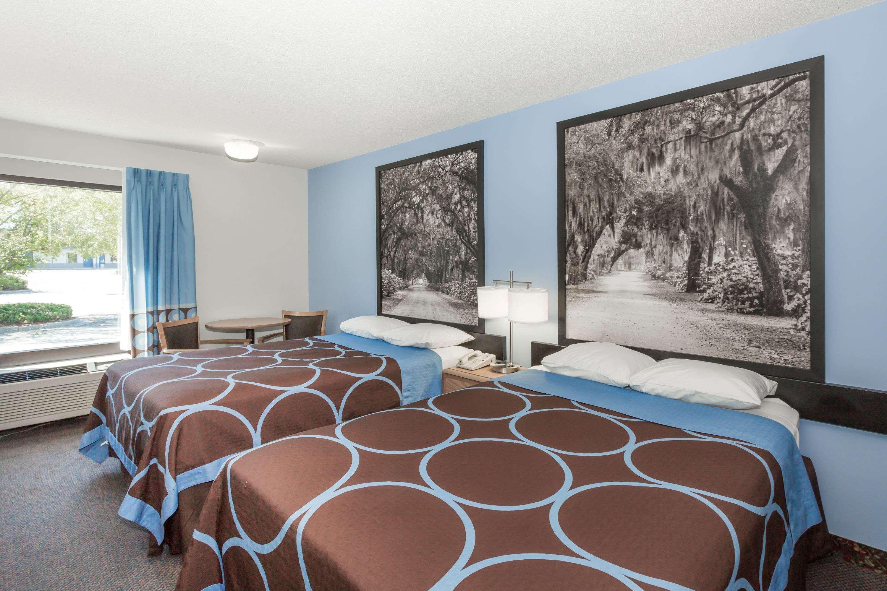 Super 8 By Wyndham Valdosta Ga I-75 Hotel Buitenkant foto